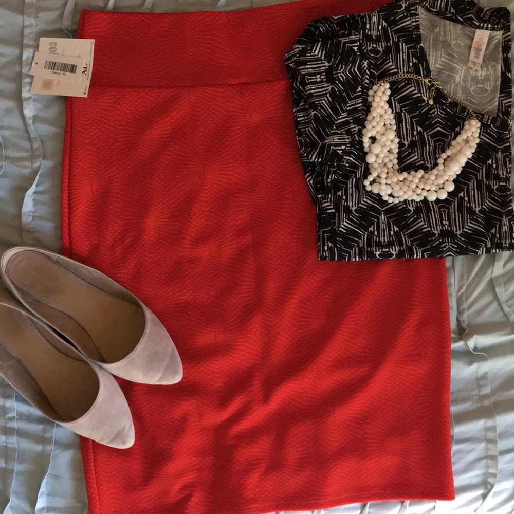 NWT Lularoe Cassie
